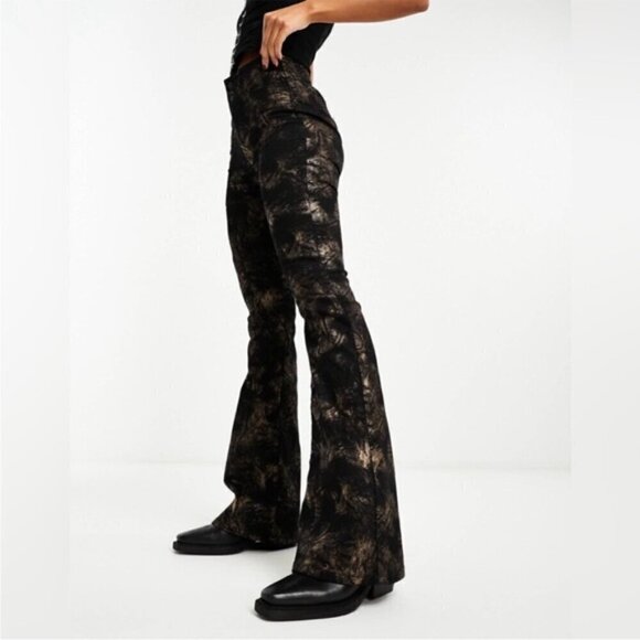 Free People Jayde Metallic Printed Flare Jeans in Black Tie Size 27 - Picture 7 of 16